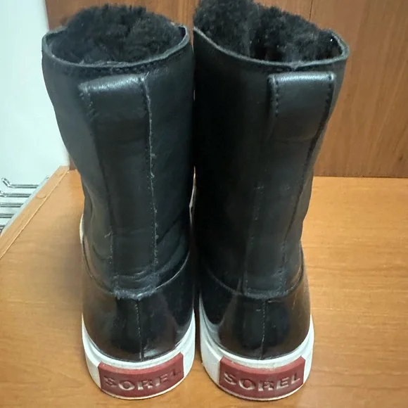 Sorel black waterproof boots - Picture 2 of 6